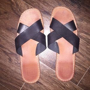 Gap leather sandals